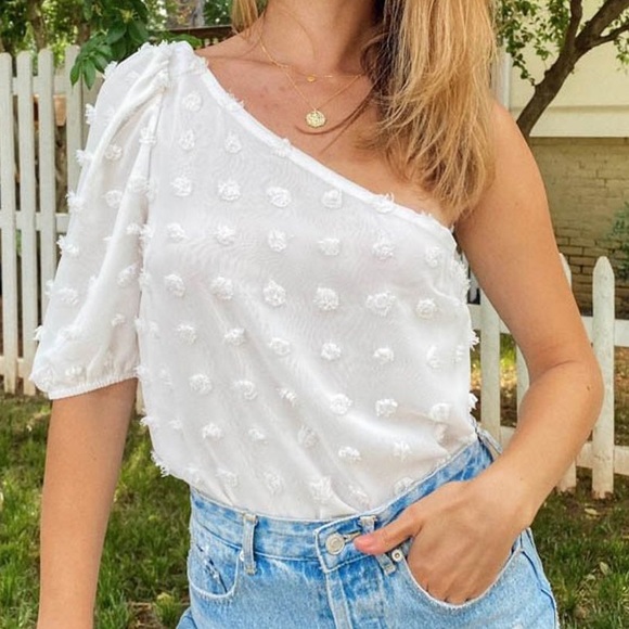 NWT Vestique “Monroe Top” in White, Size Small - Picture 2 of 4